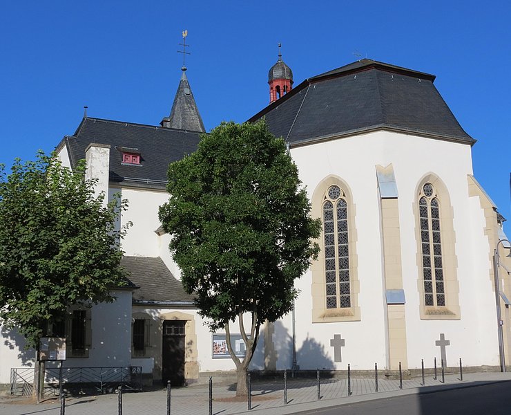 Seitenansicht Pfarrkirche St.Johannes der Täufer