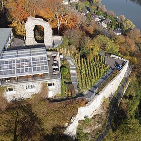 Das Restaurant Rolandsbogen mit seinen Terrassen