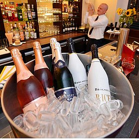 13.1-Brogsitter-Romantik-Hotel-Bar