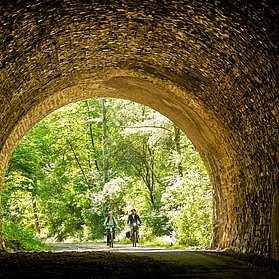 Alter Bahntunnel auf dem Ahr-Radweg zwischen Insul und Schuld