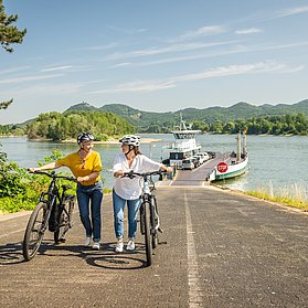Fähre "Siebengebirge" zwischen Bad Honnef und Rolandseck