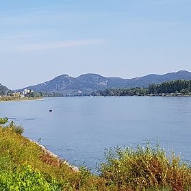 Blick aufs Siebengebirge von Rolandseck