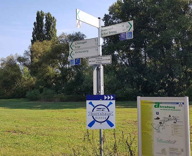 Abzweig Ahrradweg vom Rhein