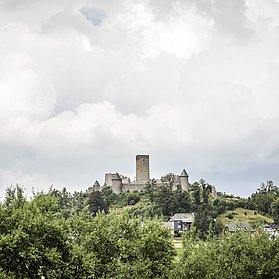 Burgruine Nürburg in der Radarena am Ring