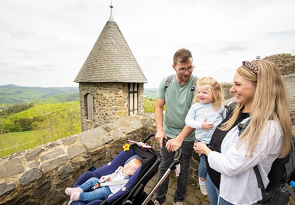 Familienausflug Burgruine Nürburg