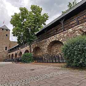 Wehrgang und Ahrtor