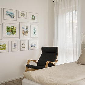 Schlafzimmer mit Doppelbett (OG)