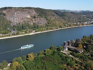 Sicht auf den Rhein mit Erpeler Ley im Hintergrund
