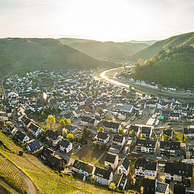 Blick vom Sonderberg, ausgezeichnet zur "Schönsten Weinsicht der Ahr 2016"