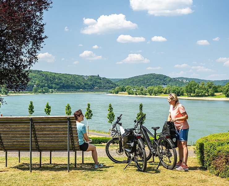 Pause am Rheinradweg bei Remagen
