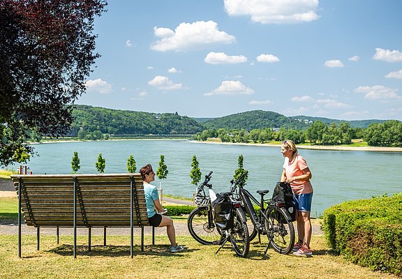 Pause am Rheinradweg bei Remagen
