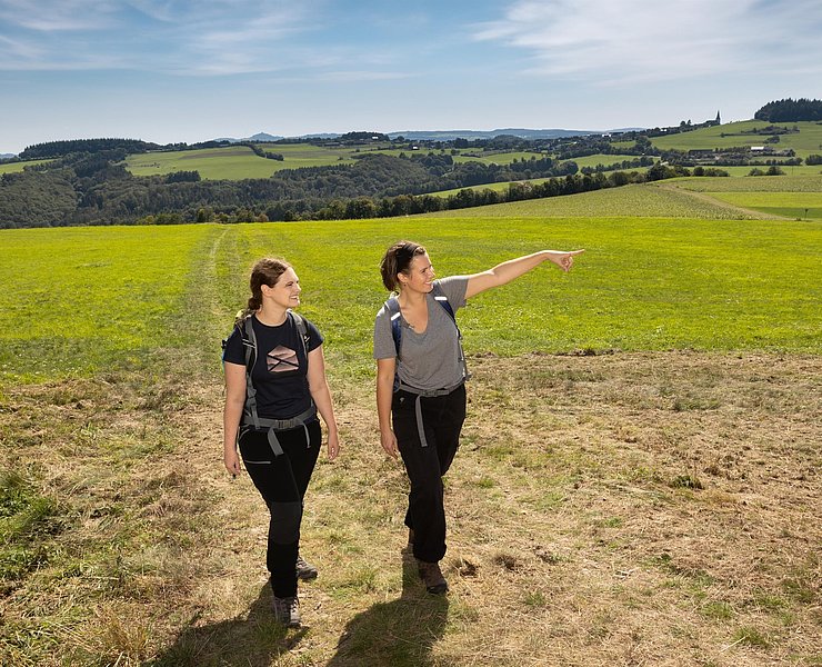 Hocheifel-Panorama-Weg mit Blick auf Reifferscheid